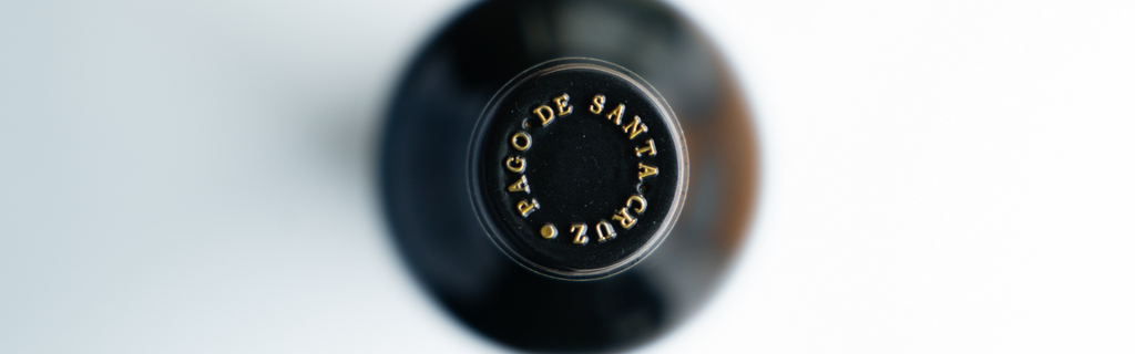 What are the awards and distinctions of wines