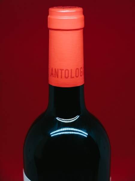 Red Cork with the Logo of Ontanon Antologia Crianza
